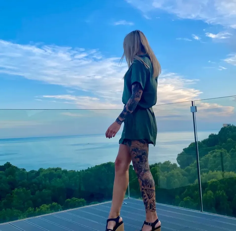 Saara, 25